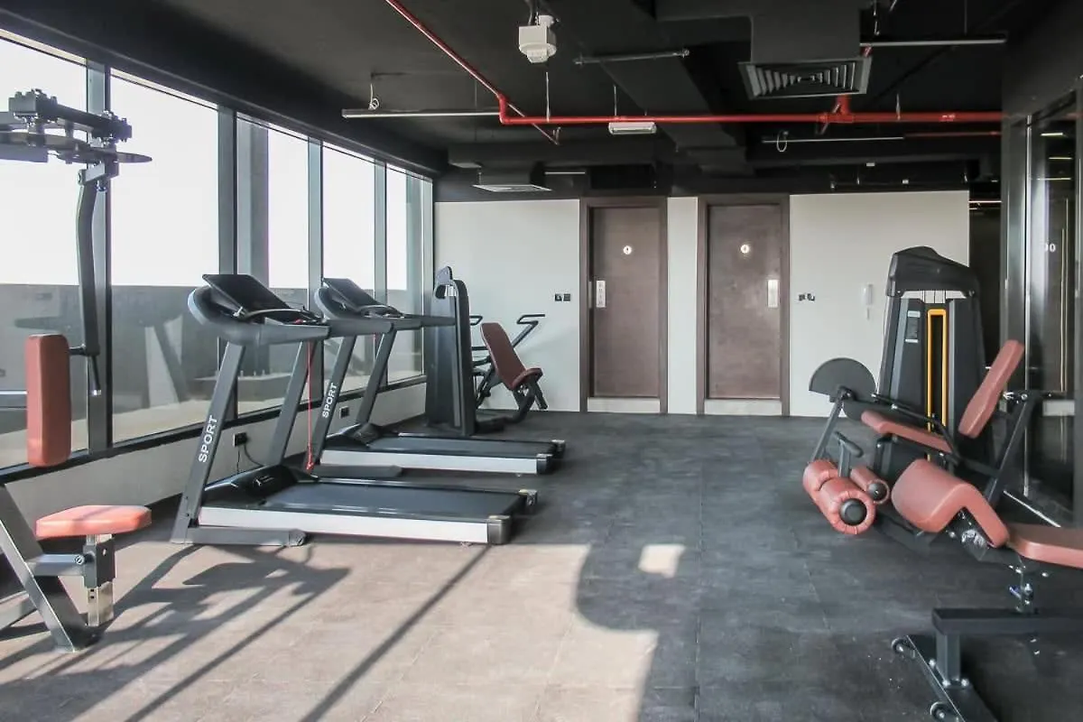 Frank Porter - Majestique Residence 2 Dubai Apartment
