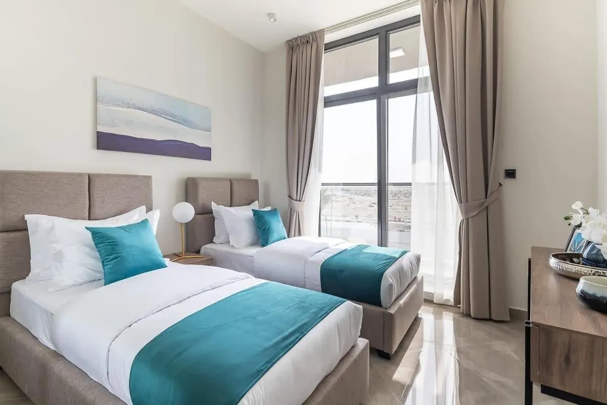 Frank Porter - Majestique Residence 2 Dubai Apartment