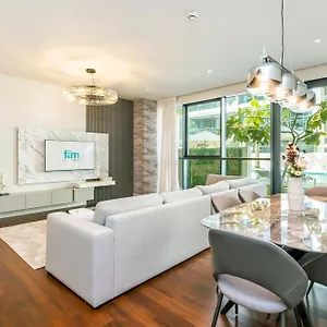  Apartment Fam Living - Walk - Opulent Living